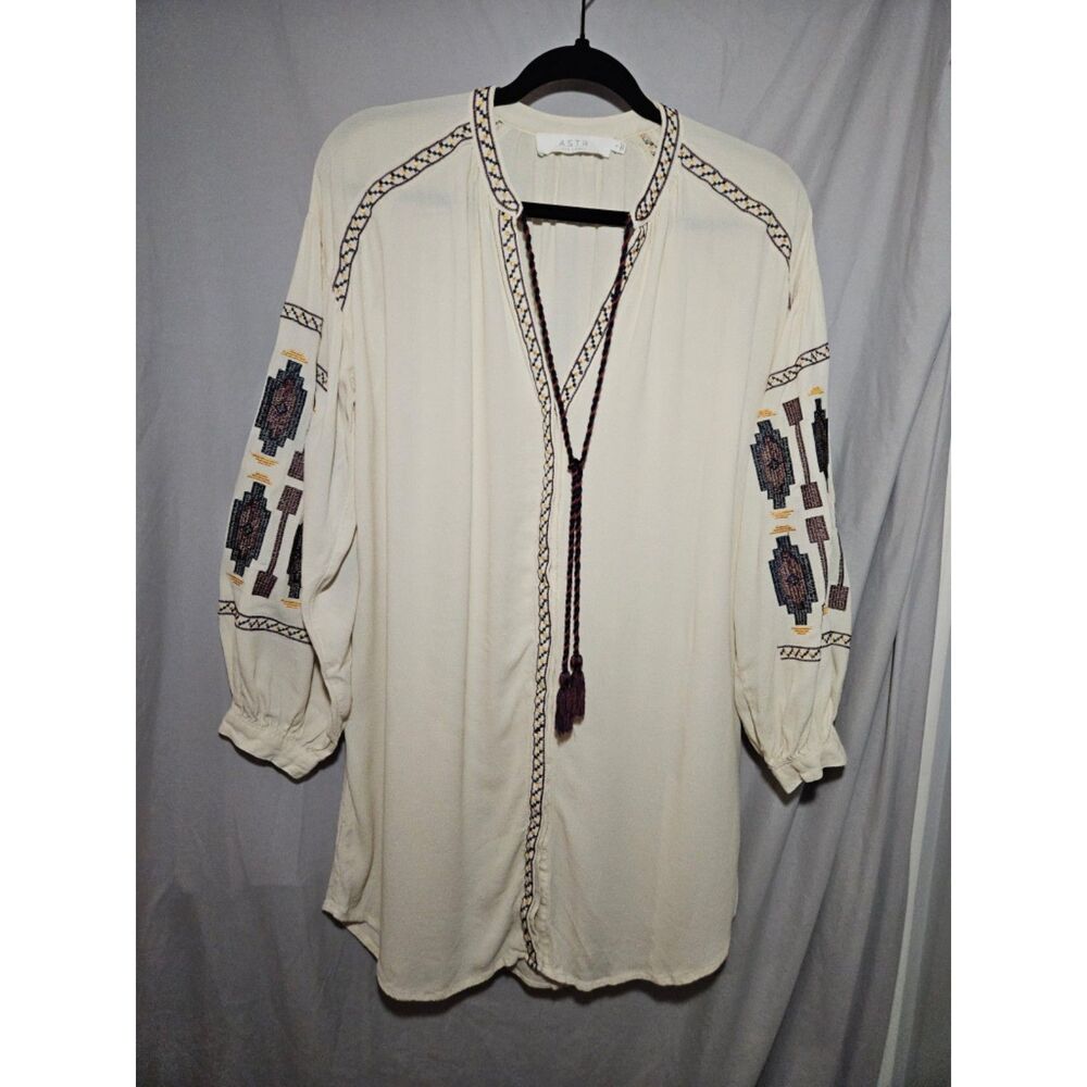 ASTR The Label Embroidered Peasant Tunic Top S Cream Viscose Boho Tassel Top